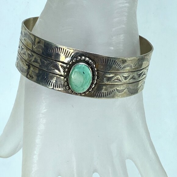 Handcrafted Sterling Silver Cuff Bracelet with Variscite Cabochon JR1077